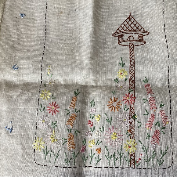 Table runner - Picture 2 of 3